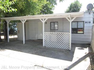 908 1/2 Beekman Ave, Medford, OR