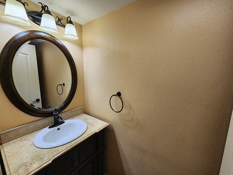 620 W Doran St #7 — Photo 33