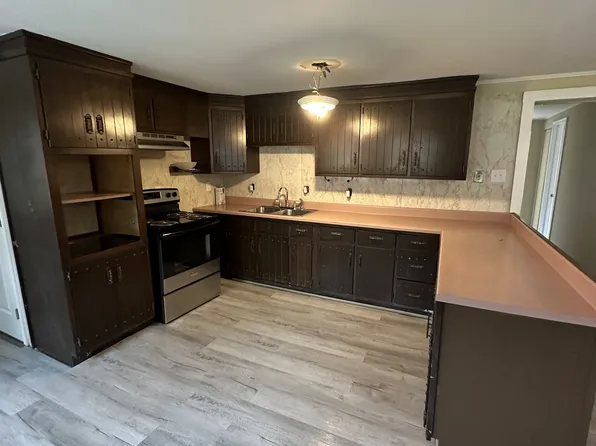 74 Matthews Roadleft Rdg, Moscow, PA 18444