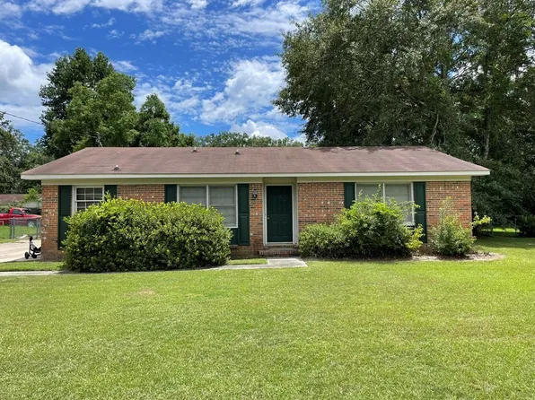 2111 Aberdeen Rd, Dothan, AL 36301