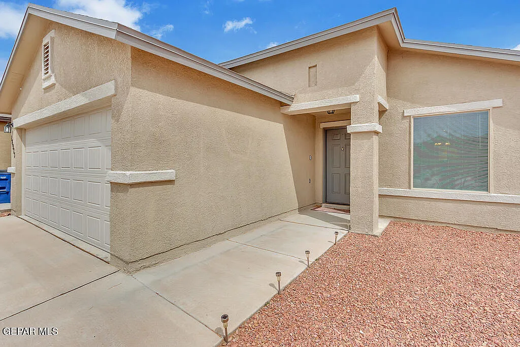 3 bed, 2.0 bath, 1225 sqft, $1,625 — Photo 4
