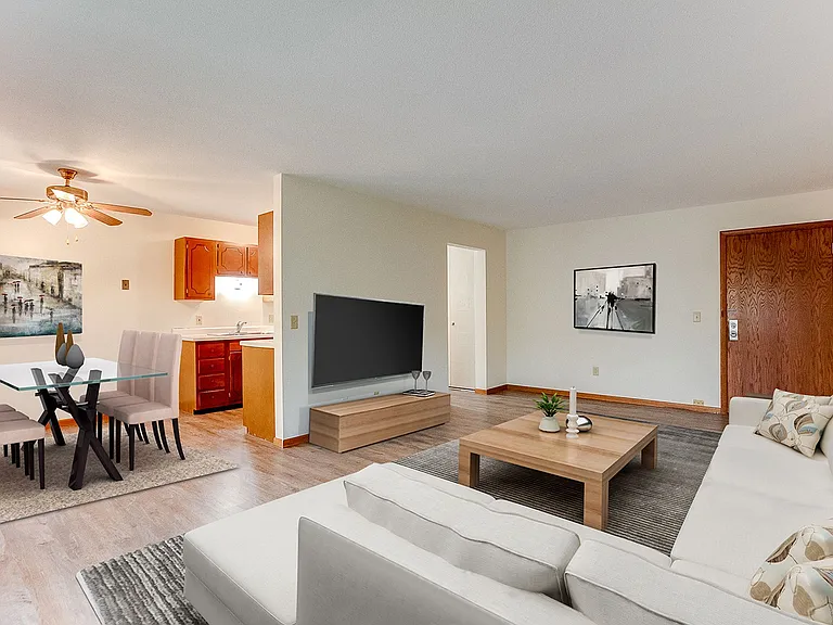 Cambridge Court Apartments — Photo 12