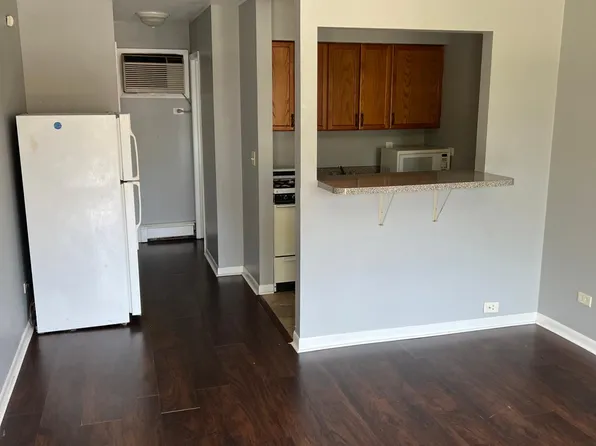 (undisclosed Address), Elgin, IL 60120