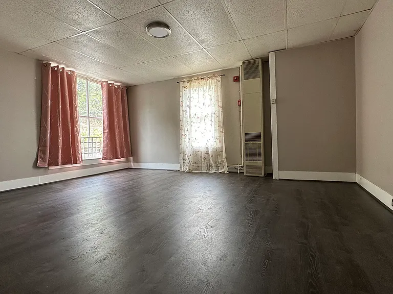 33 N Main St #2 — Photo 1
