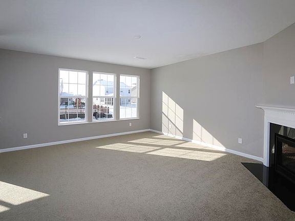 This photo is of the same model but in a different CalAtlant