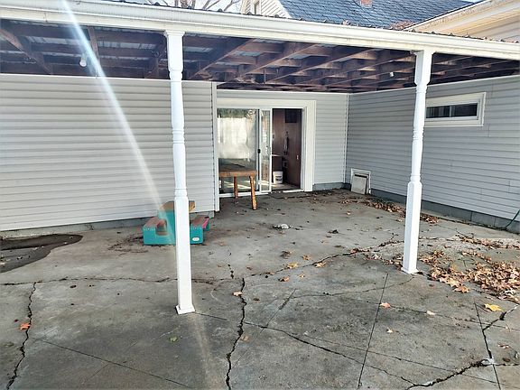 5th image of 208 Hill St