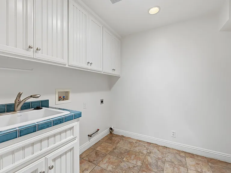 1585 Tecalote Dr — Photo 49