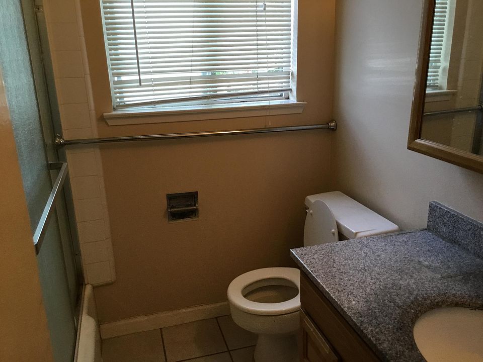1st image of 450 Wilton Ave APT 1