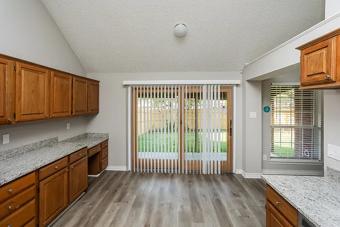 819 Crooked Creek Ln — Photo 7