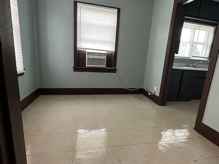 703 S Kentucky Ave — Photo 12
