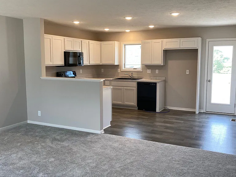 2920 W Kyle Ln — Photo 9