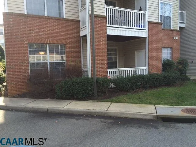 260 Riverbend Dr APT 1D photo 1