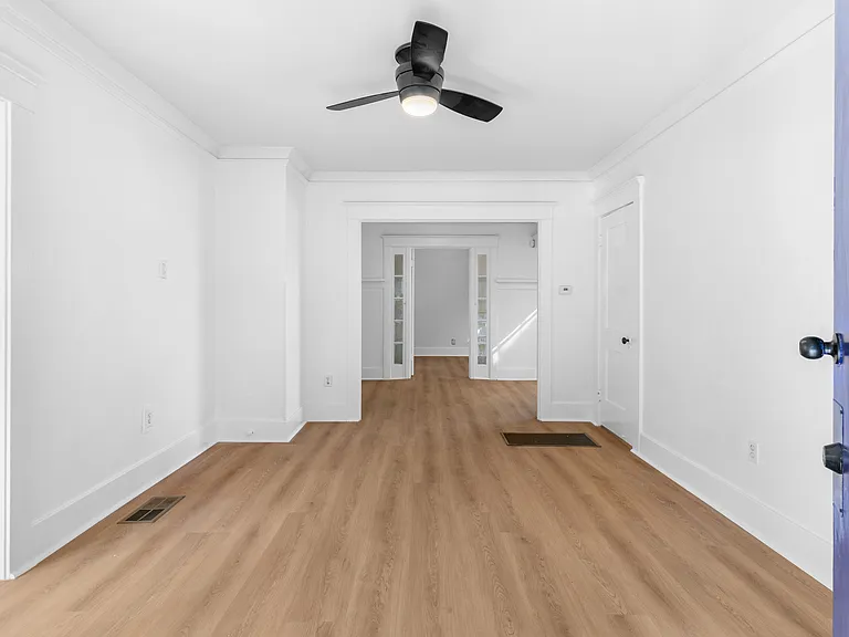 1071 Laguna Ave #1071 — Photo 2