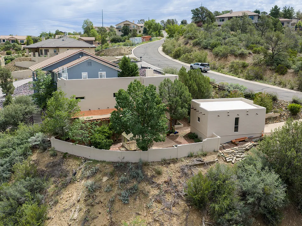 448 Candlewood Ln