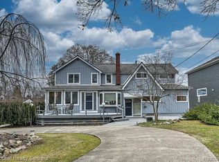 3453 Ormond Rd, White Lake, MI 48383