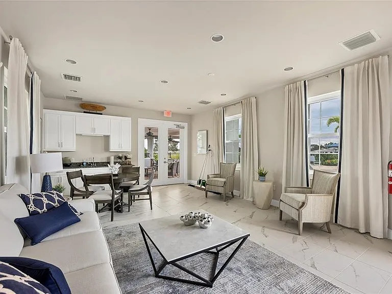 305 Ibiza Loop — Photo 31