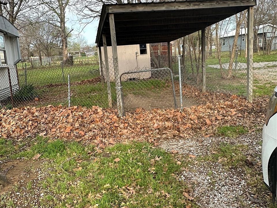 2nd image of 323 Idlewood Cir