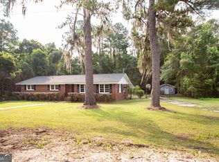 2204 Lakeview Dr, Waycross, GA 31501