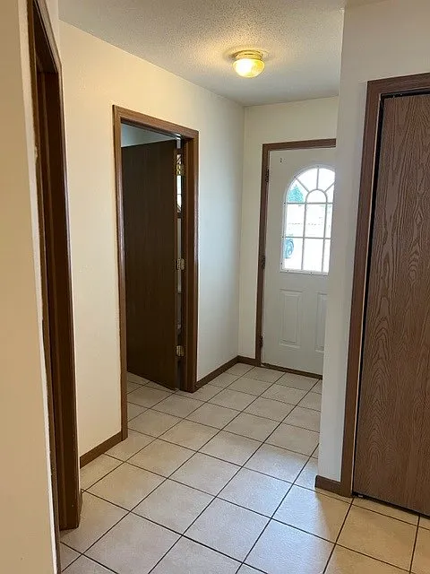 3 bed, 1.5 bath, $1,425 — Photo 2