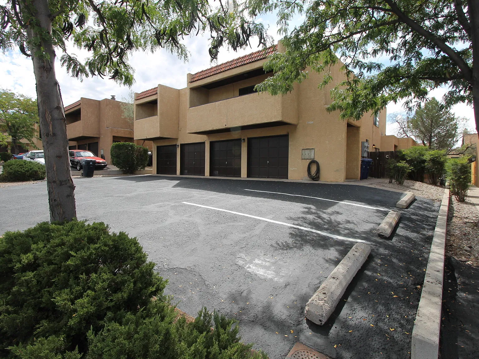 2 bed, 1.0 bath, 1000 sqft, $1,500 — Photo 1