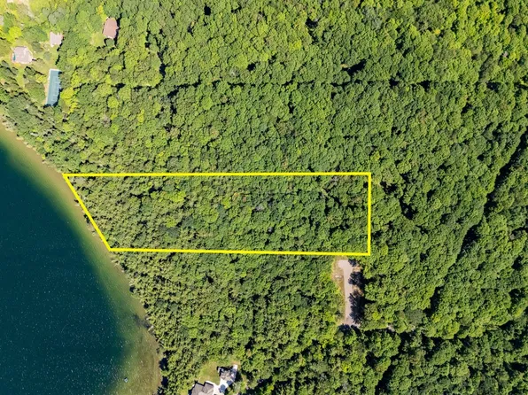 580 Pentoga Trl, Crystal Falls, MI 49920