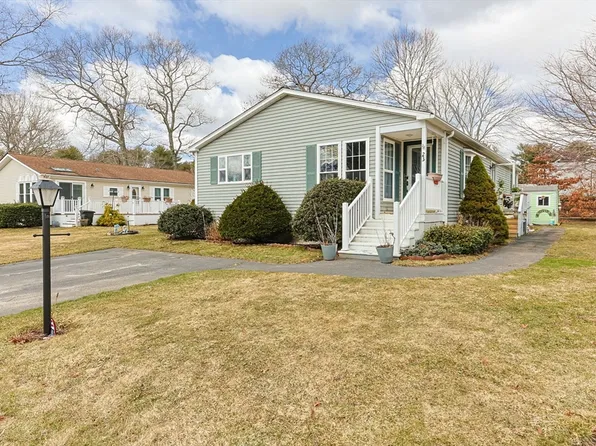 23 Green Holly Dr #23, Kingston, MA 02364