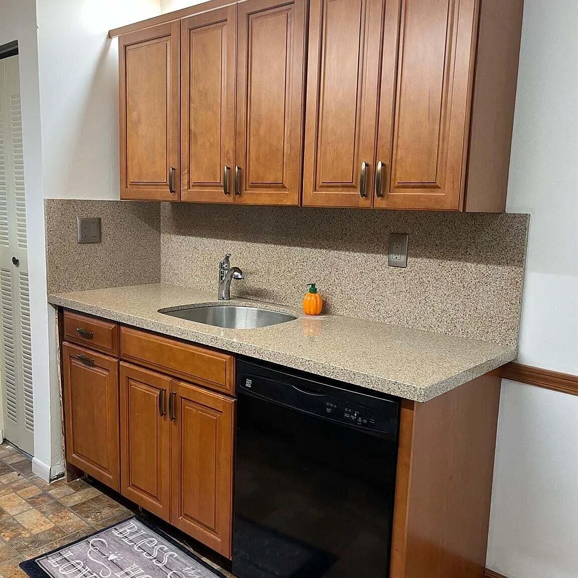 2 bed, 1.5 bath, 837 sqft, $2,100 — Photo 3