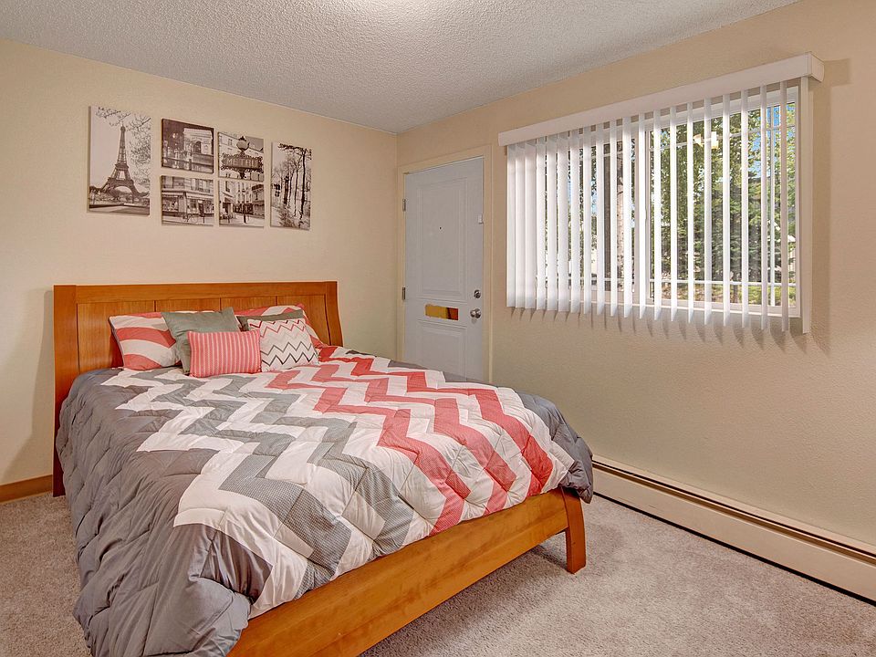 Brighton Woods Apartments - Bedroom