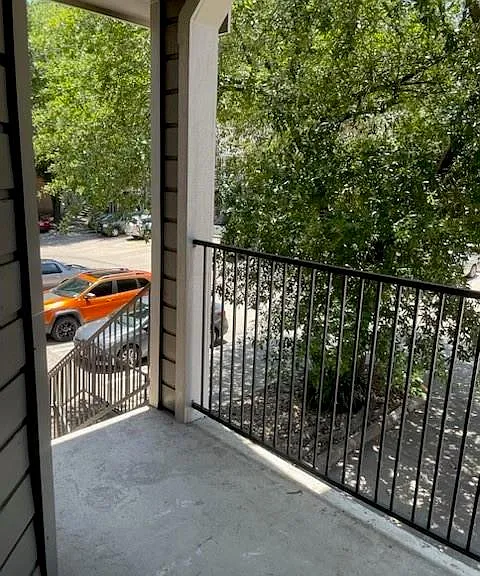 2401 Sycamore Ave #E7 — Photo 3