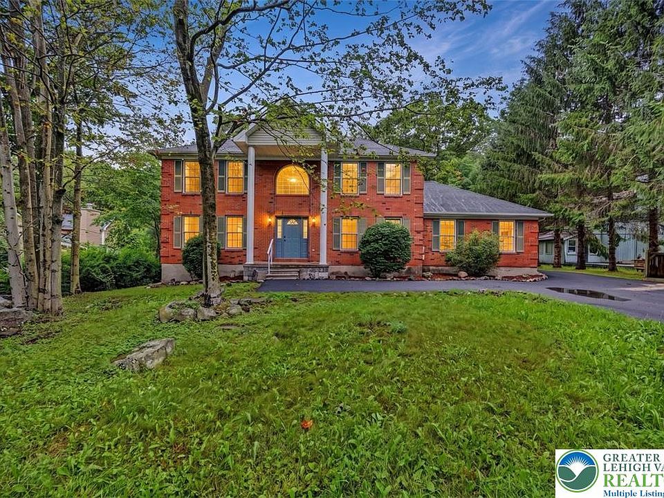 1st image of 564 Cayuga Dr