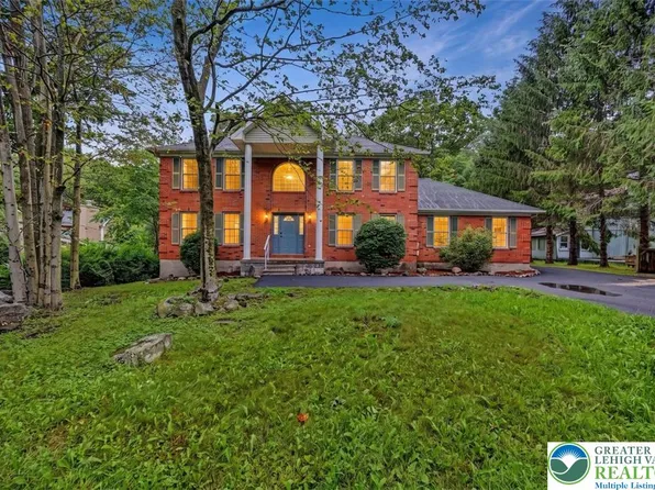 564 Cayuga Dr, Tobyhanna, PA 18466
