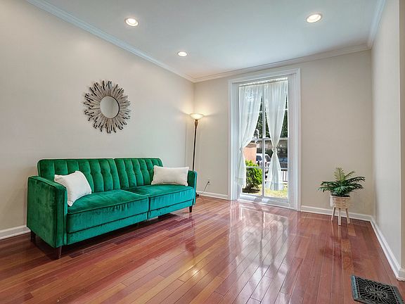2nd image of 78 Cambridge Pl