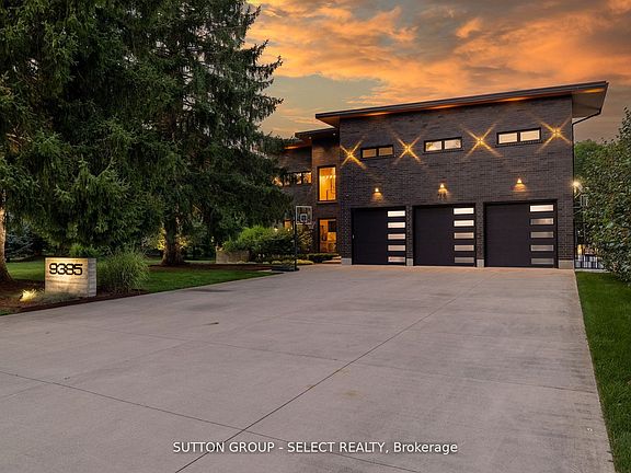 3rd image of 9385 Elviage Dr