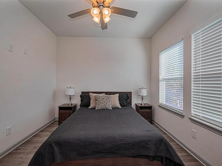 3540 Rebecca St — Photo 26