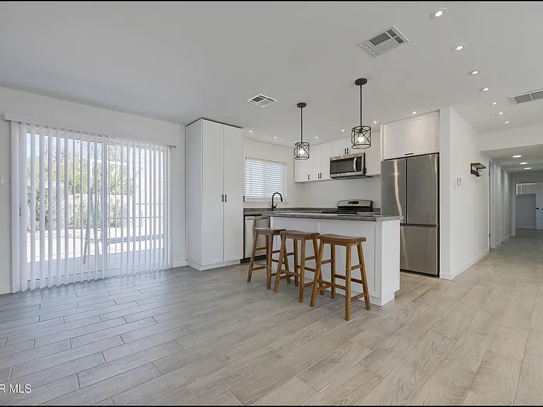 8617 Darlina Dr — Photo 12