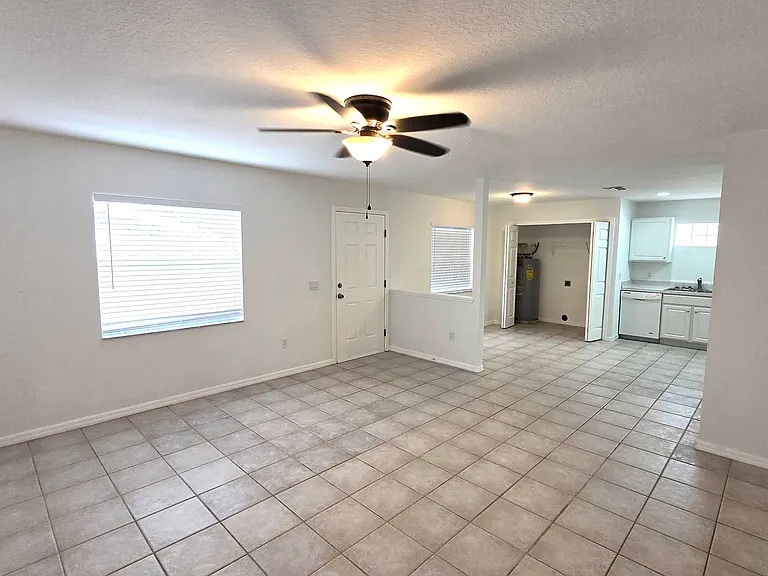 1820 Marcia St — Photo 3