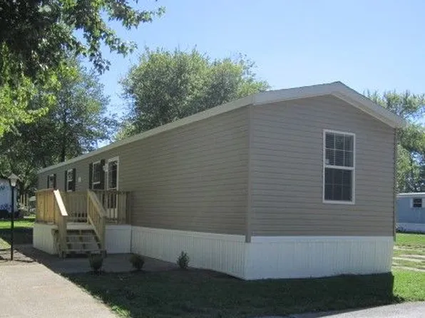 3545 Royal Dr, Peoria, IL 61604