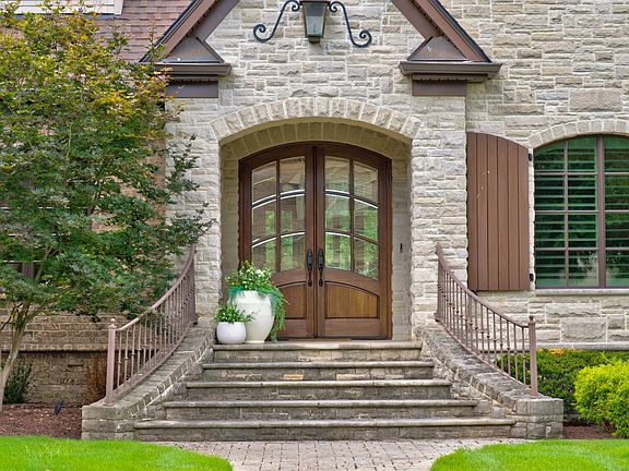 5th image of 915 John Armfield Ct