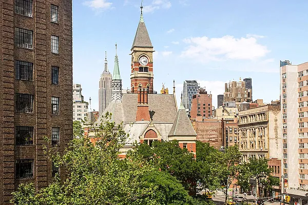 Rented by Dream NYC LLC | media 8