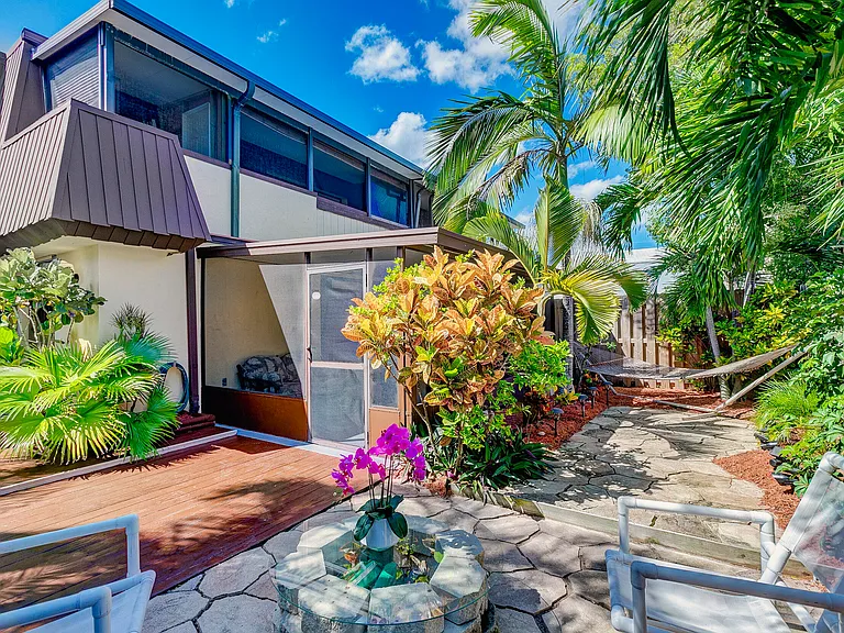 3530 E Gardens East Dr #B — Photo 7