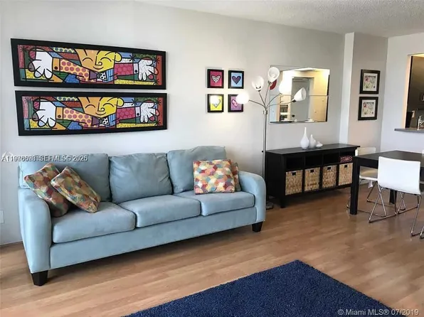 100 Bayview Dr APT 302, Sunny Isles Beach, FL 33160
