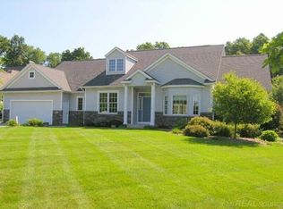 4082 Oakharbor St, Kalamazoo, MI 49009