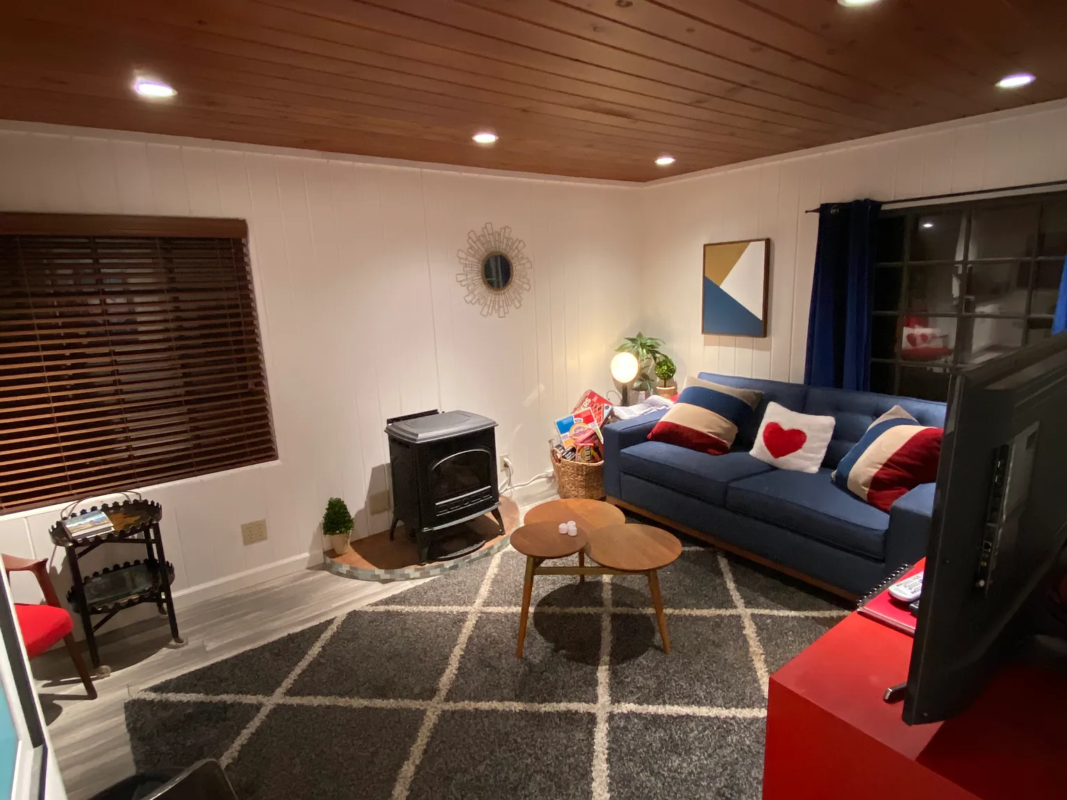 2590 Hillcrest Ave — Photo 3