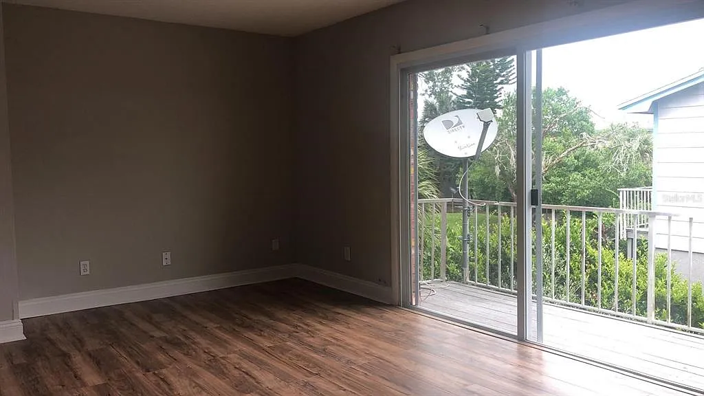 1 bed, 1.0 bath, 549 sqft, $1,250 — Photo 3