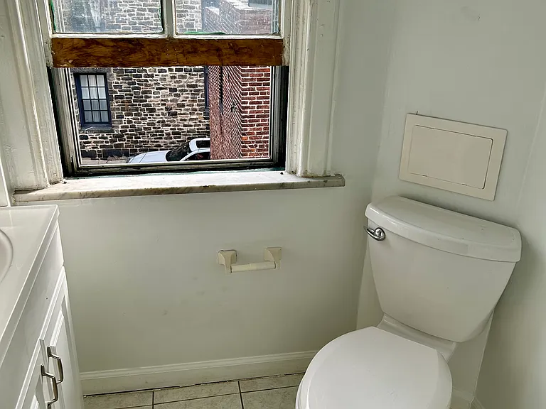 Clean and fresh bathroom fittings.