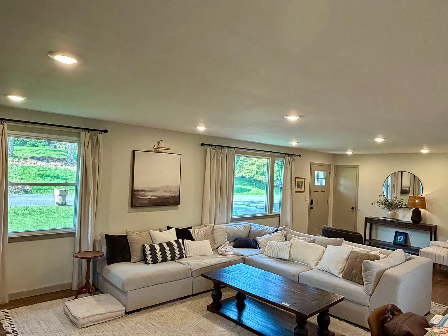 3 bed, 2214 sqft, $3,300 — Photo 2