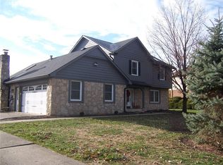 14527 Saddleback Dr, Carmel, IN 46032