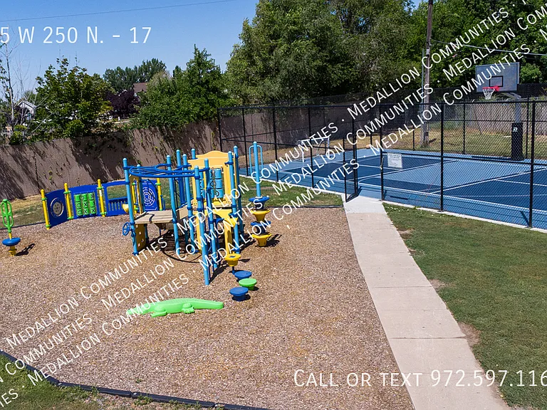 75 W 250 N #17 — Photo 11