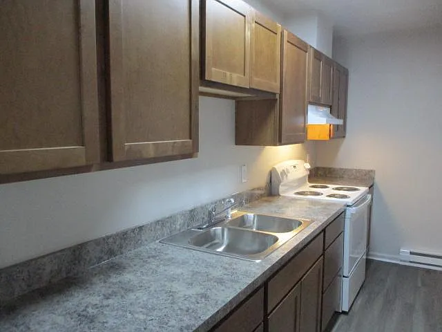 3 bed, 1.5 bath, $1,650 — Photo 4