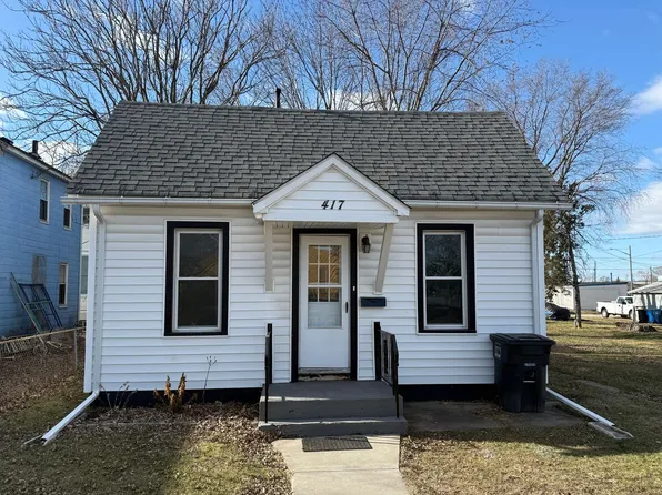 417 37th St, Moline, IL 61265